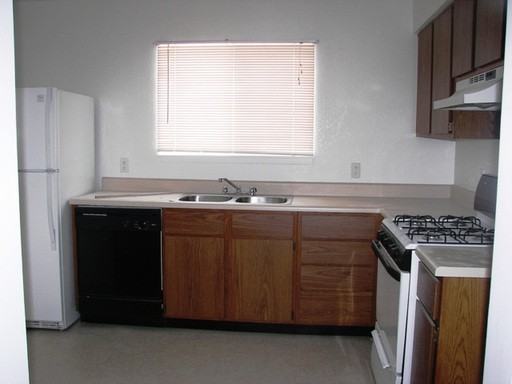 9417 6th St - Photo 2 of 8