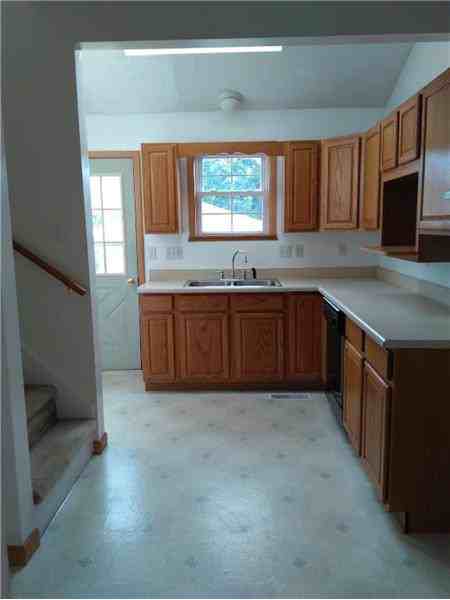 152 N 18th St - Photo 3 of 14