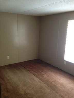 612 N Main St - Photo 3 of 4
