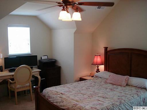 4229 Spring Oak Dr - Photo 3 of 5