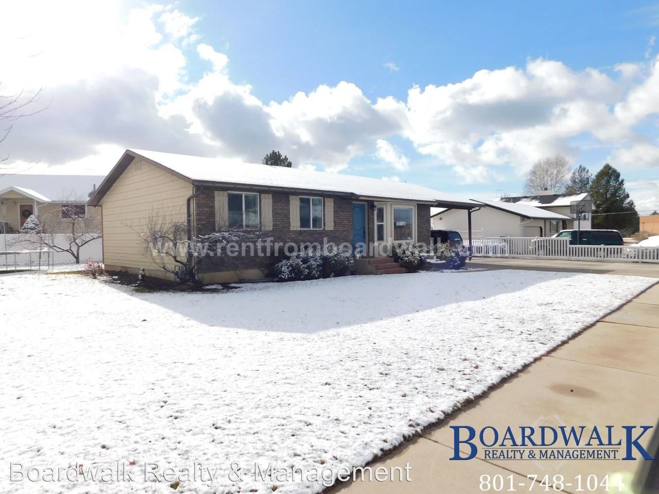 832 E 1030 N St - Photo 2 of 43