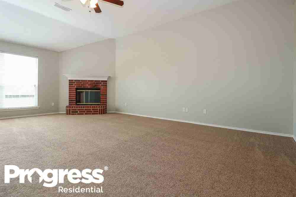 302 Katydid Ct - Photo 2 of 15