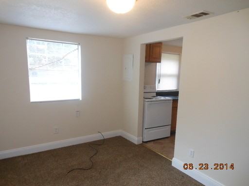 2722 W Yonge St - Photo 2 of 19