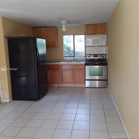 2131 Lincoln St - Photo 2 of 8