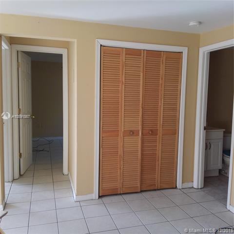 2131 Lincoln St - Photo 3 of 8