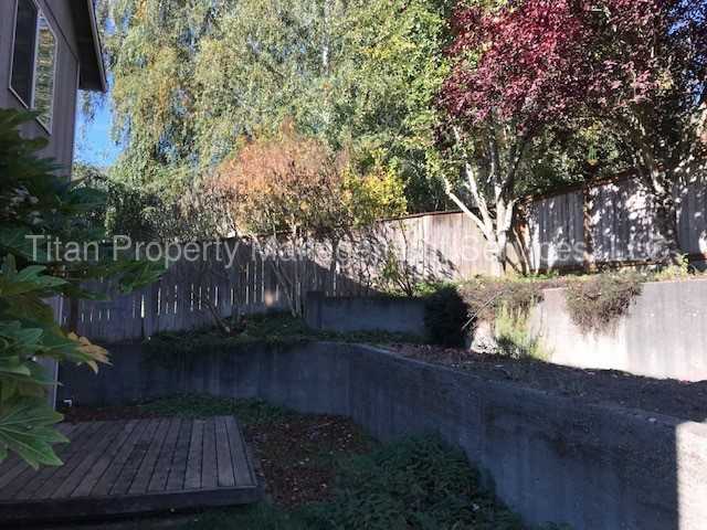 816 SW Chablis Ct - Photo 3 of 23