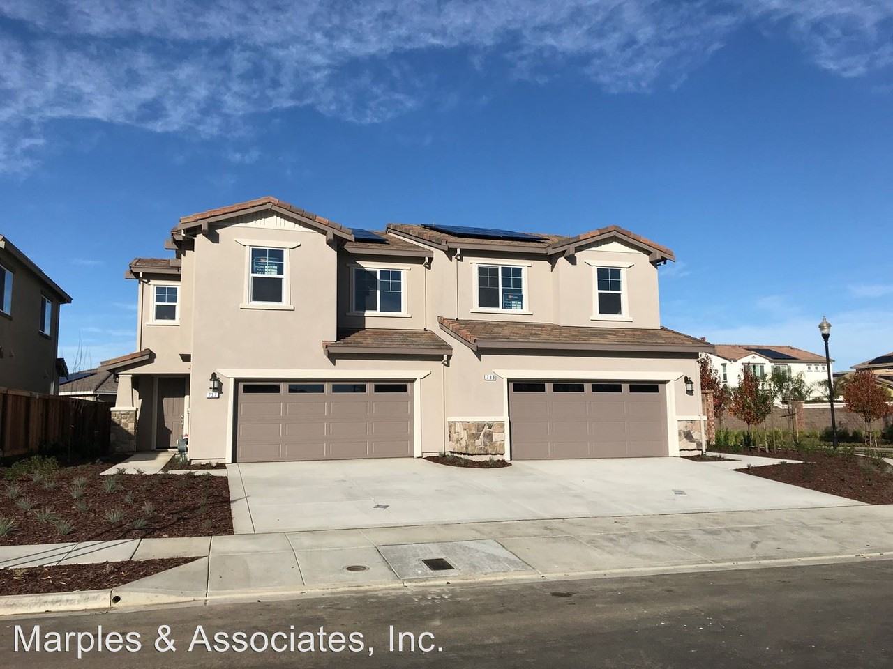 739 Jennifer St - Photo 2 of 35