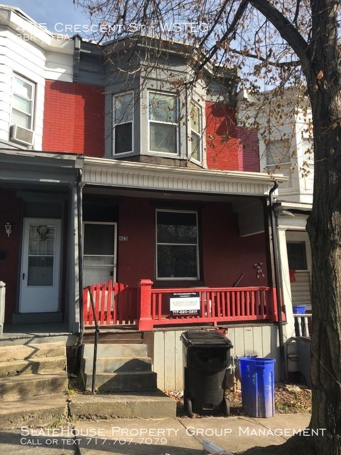 425 Crescent St - Photo 3 of 8