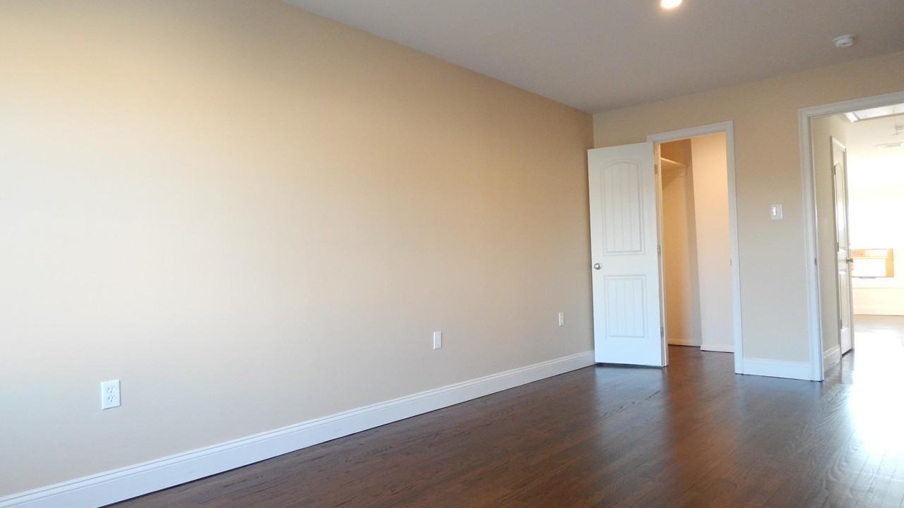 2608 Island Channel Rd - Photo 2 of 14