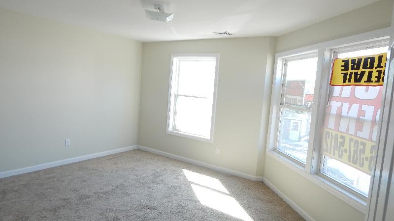 4 Merrick Ave - Photo 3 of 21