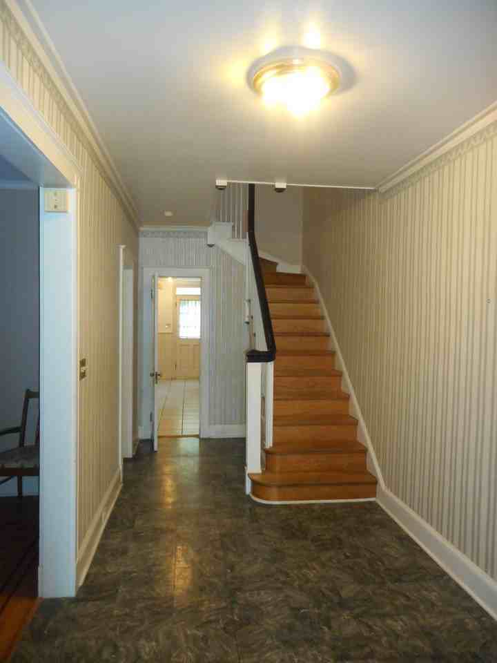 210 East University Parkway - Photo 2 of 26