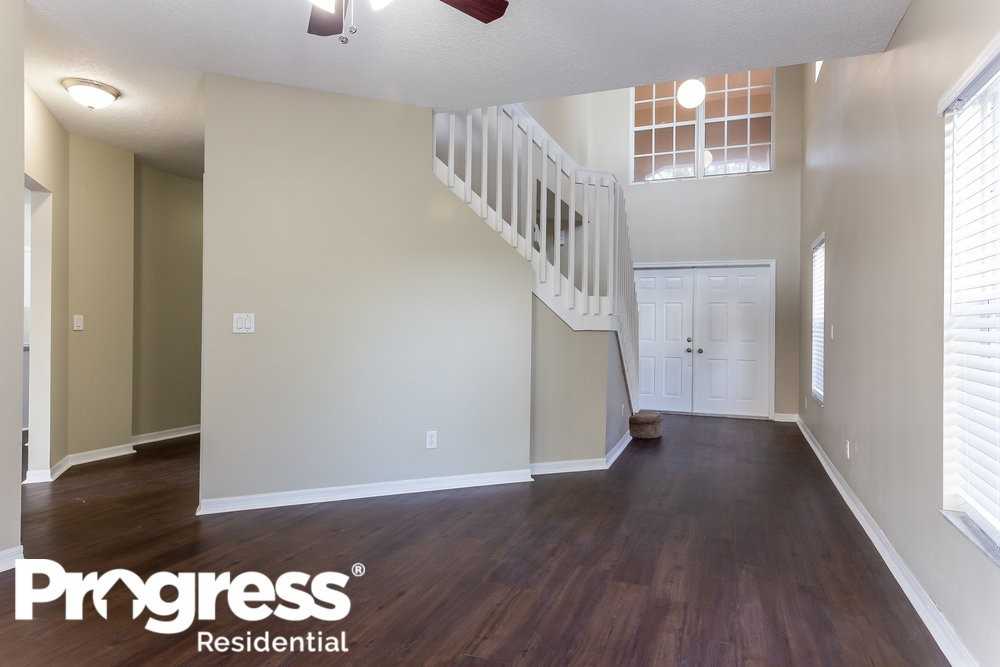 1398 Sw 106th Ave - Photo 3 of 15