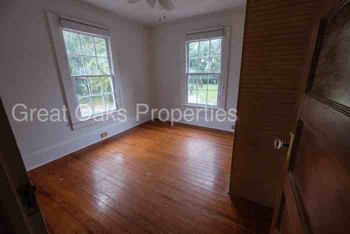 1022 Ocean View Ave - Photo 2 of 8