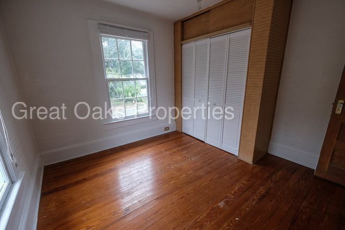 1022 Ocean View Ave - Photo 3 of 8