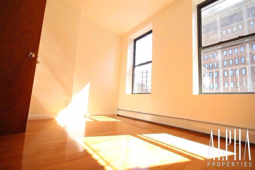 199 Henry St #15A