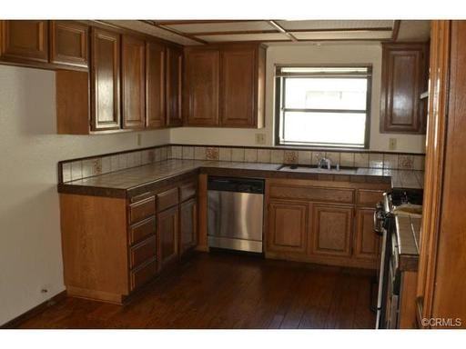 4247 Howard Ave - Photo 3 of 15