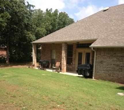 1042 Hidden Oaks Dr - Photo 3 of 4