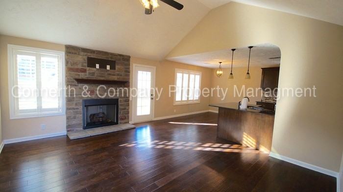 1363 Freedom Dr - Photo 3 of 13