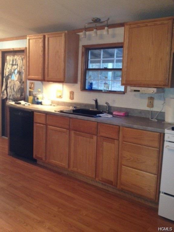 11 Hartung Rd - Photo 3 of 8