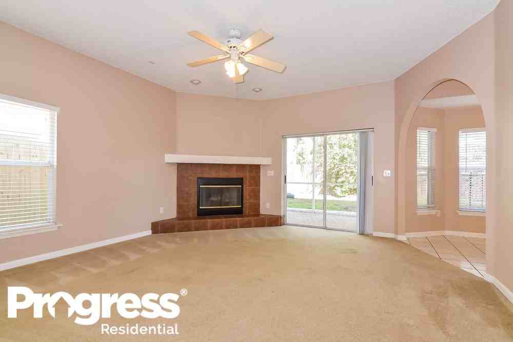 11328 Clayridge Dr - Photo 2 of 15