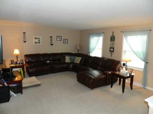 3910 Sheppard Dr - Photo 3 of 4