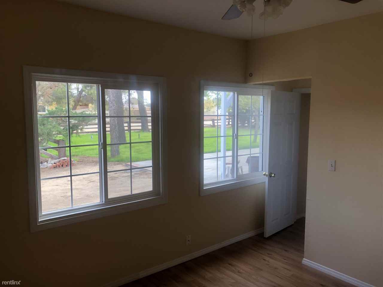 West 25th and Avenue N - Photo 3 of 12