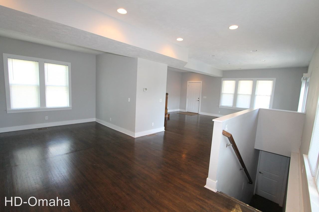 1421 B St - Photo 3 of 29