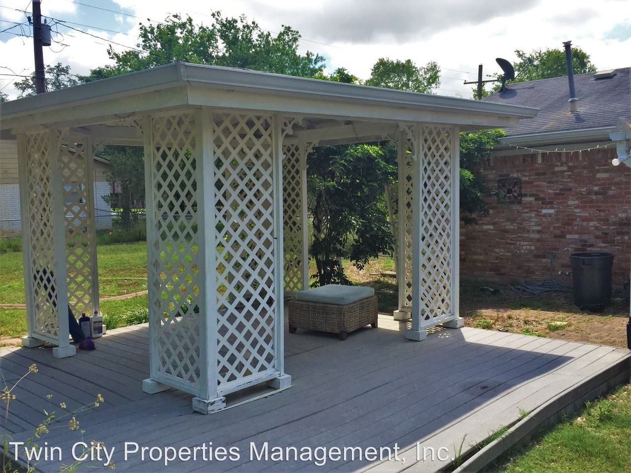 805 Glade St - Photo 2 of 5