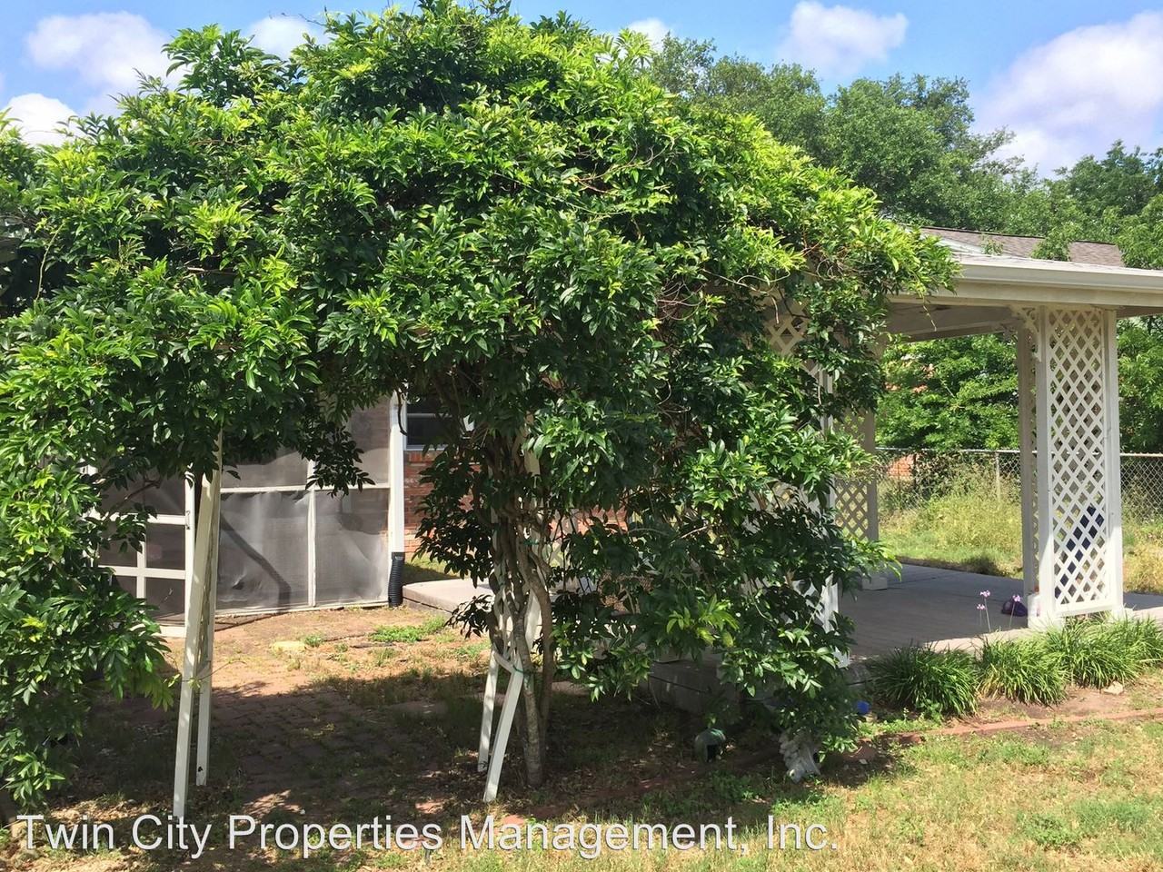 805 Glade St - Photo 3 of 5