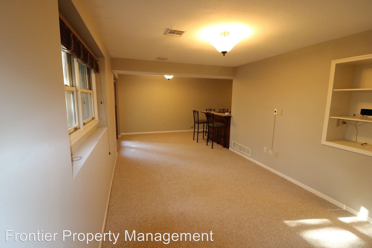 1705 Hudson Ave - Photo 3 of 8