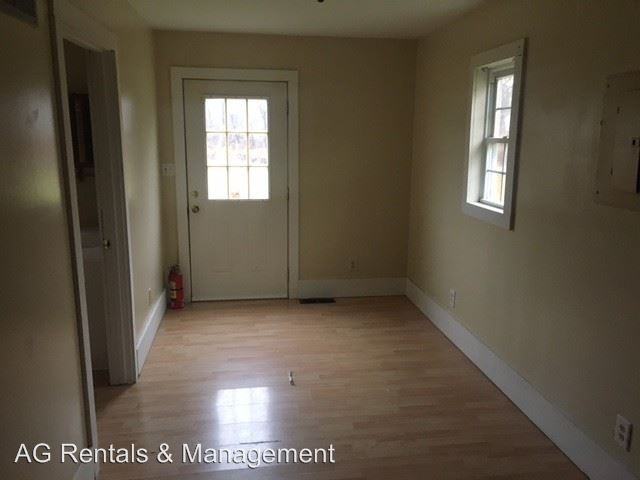 1535 E State St - Photo 2 of 8