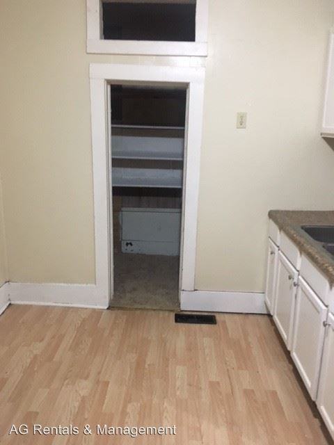 1535 E State St - Photo 3 of 8