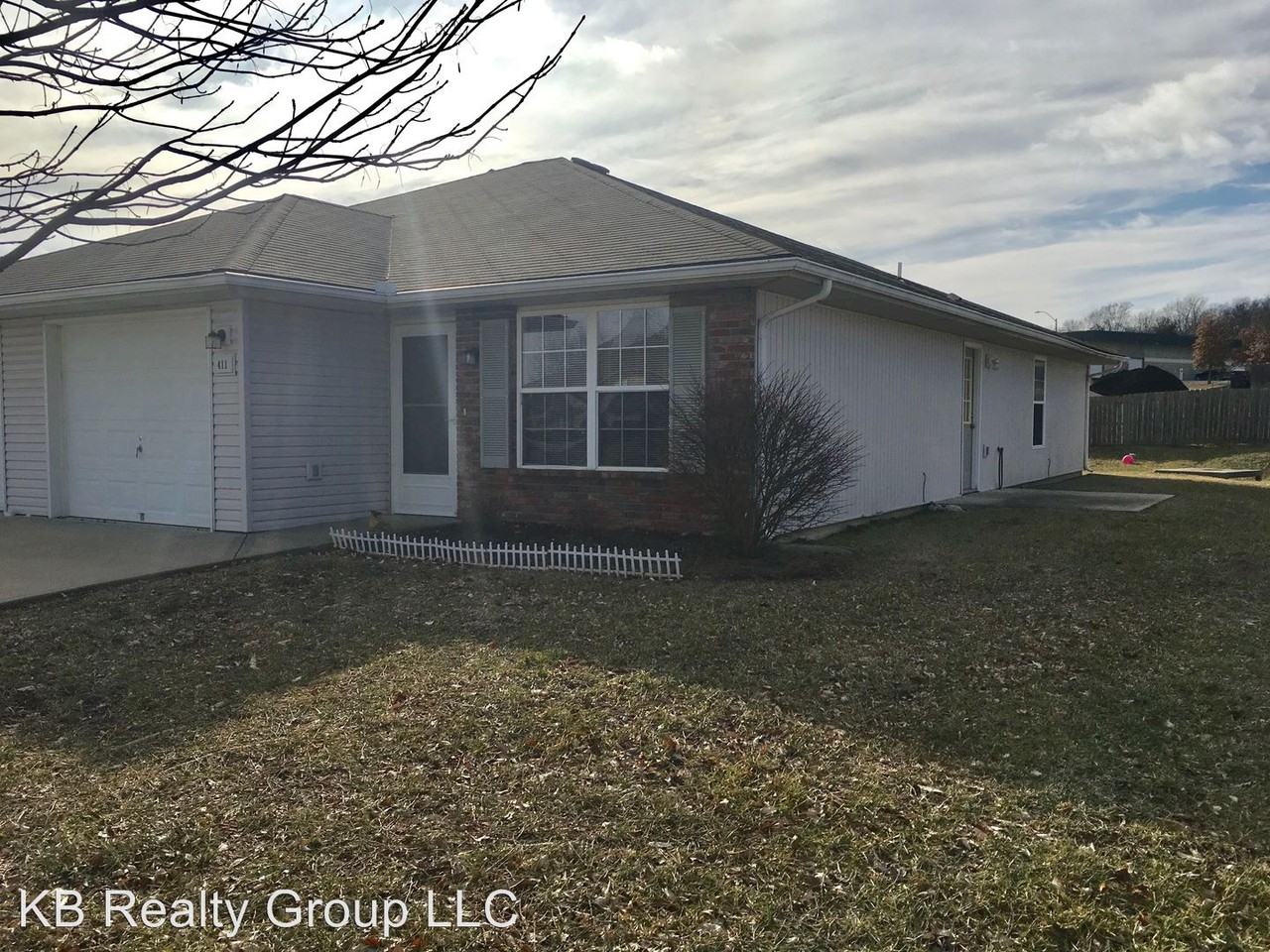 409 NW Woodbury Dr - Photo 2 of 18