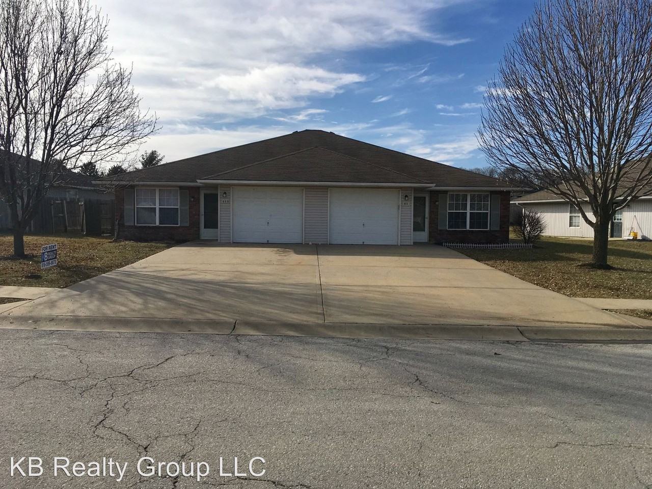 409 NW Woodbury Dr - Photo 3 of 18