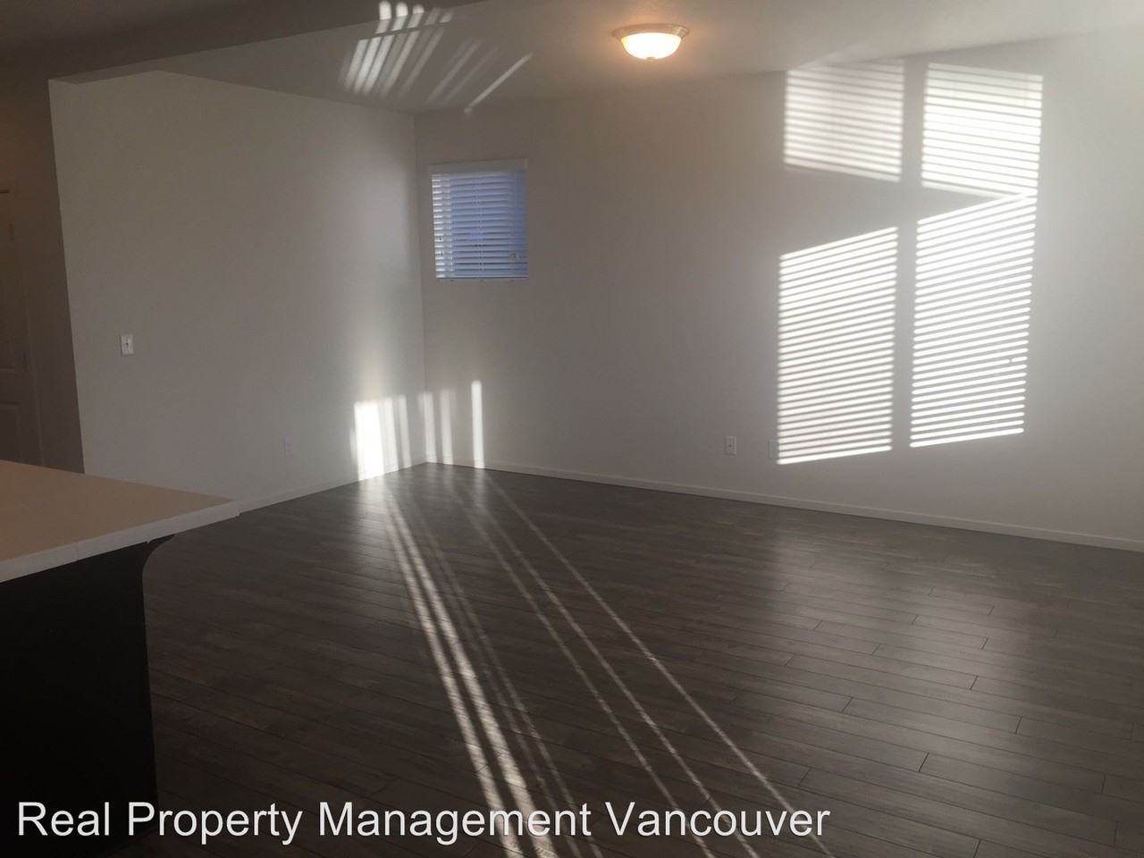 12909 NE 56th St - Photo 3 of 12