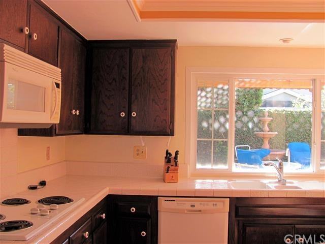 4216 Candleberry Ave - Photo 2 of 34