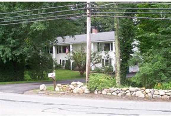 185 Pleasant St - Photo 2 of 11