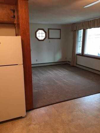 185 Pleasant St - Photo 3 of 11