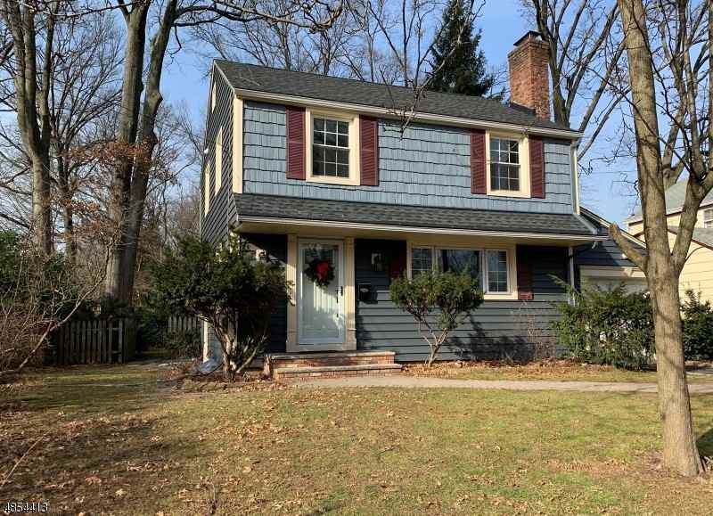 87 Denham Rd - Photo 2 of 17