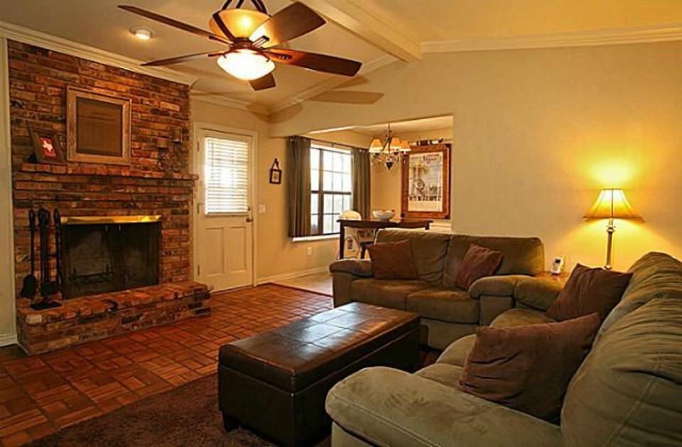 420 Cambridge Dr - Photo 3 of 10