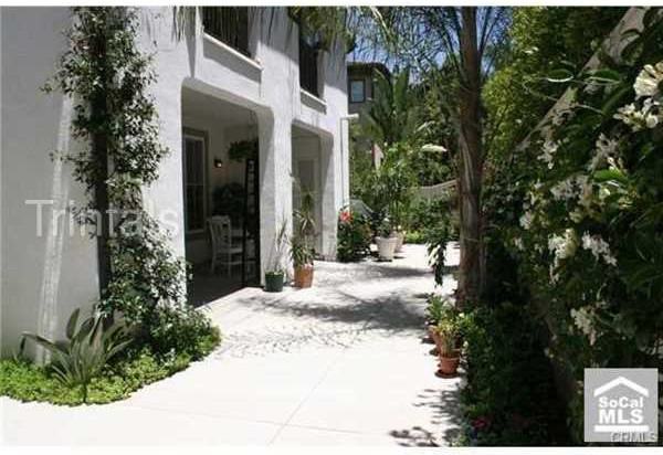 122 Talmadge - Photo 3 of 6