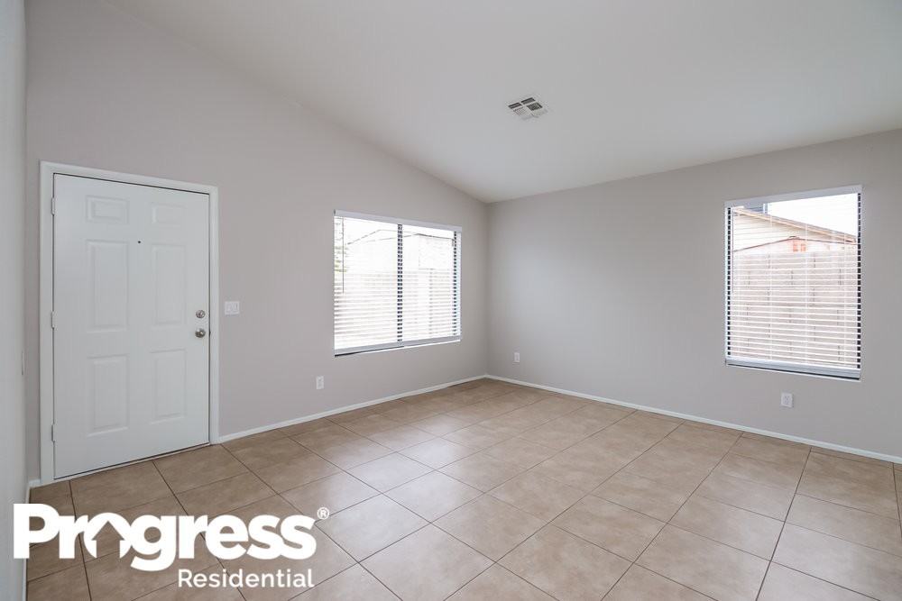 4645 N 86th Ave - Photo 2 of 15