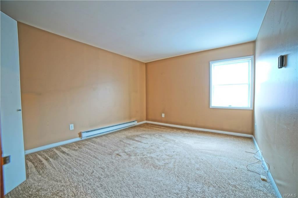 24 Railroad Ave - Photo 3 of 10