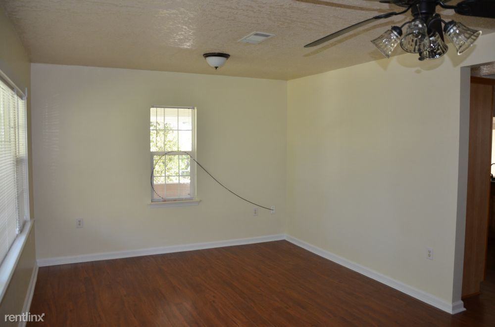 13055 Michael St - Photo 2 of 12