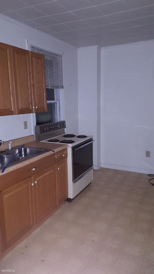 422 McDowell Ave - Photo 2 of 4