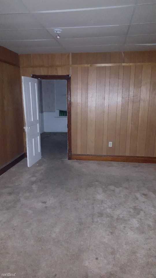 422 McDowell Ave - Photo 3 of 4