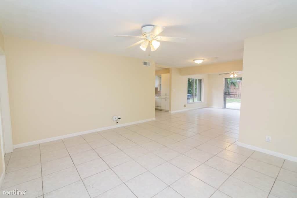 3525 SW 14th St - Photo 2 of 8