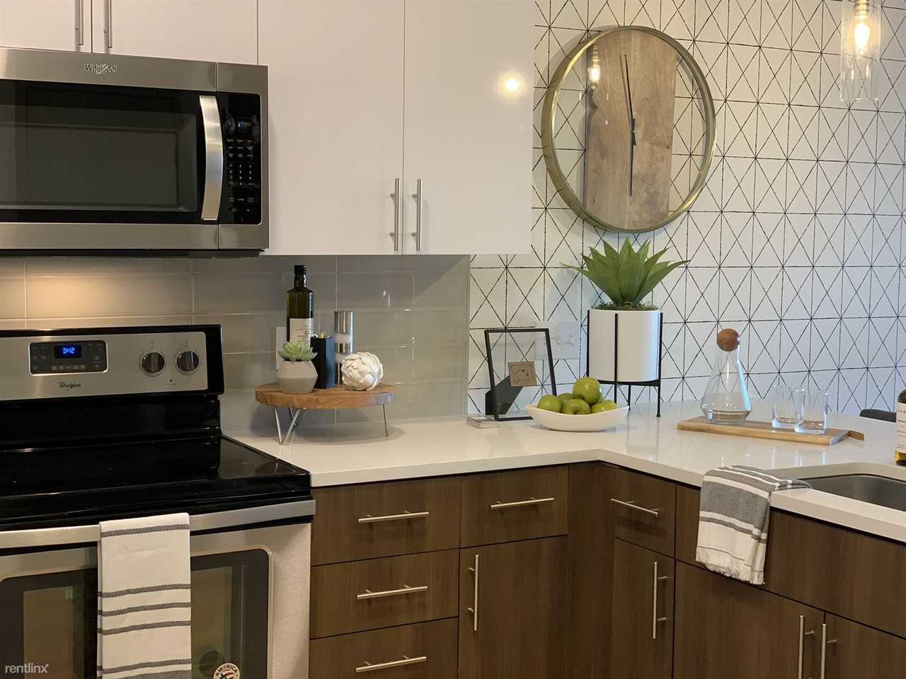 Madison25 Apartments - Photo 2 of 29