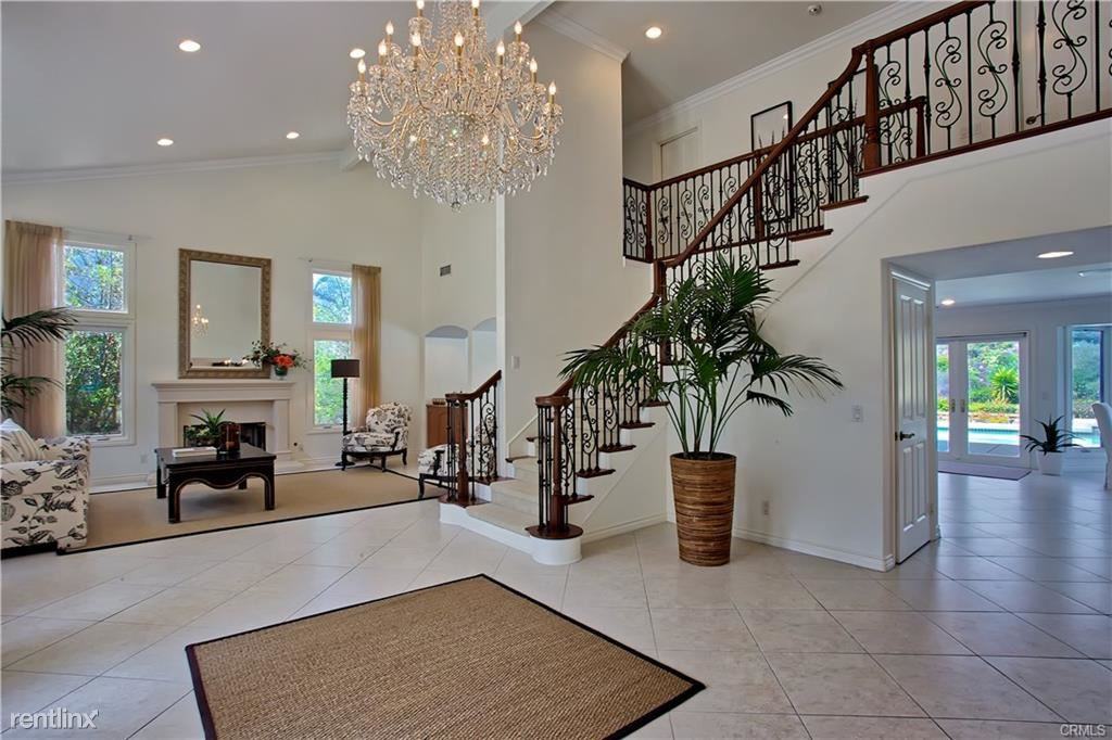 22 Mission Bay Dr - Photo 2 of 37