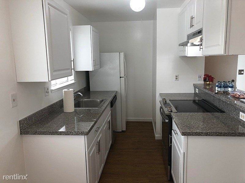 1415 Ruby Ct - Photo 2 of 9